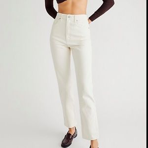 NEW Levi’s women’s high slim straight jeans-size 26